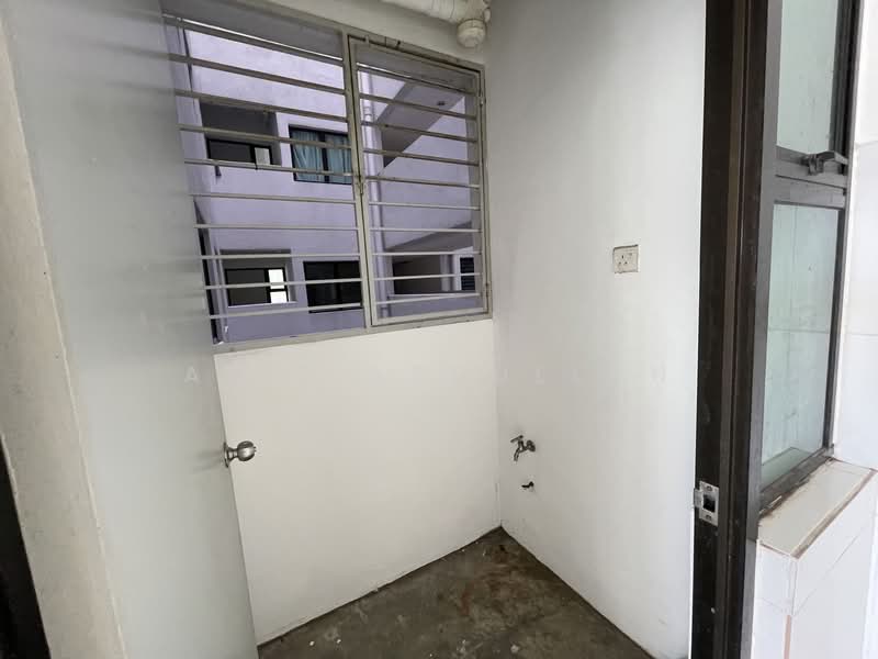 Pangsapuri untuk Dijual di Suria Ixora - Aziz Abdullah - Exterior - PropertyGuru.com.my