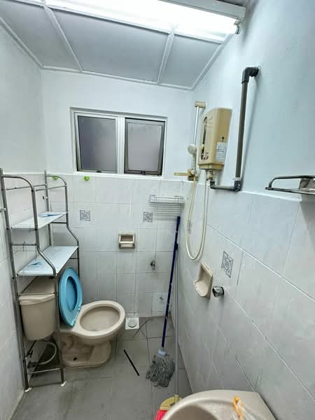 Pangsapuri untuk Dijual di Sutramas - Leo Koh - Bathroom - PropertyGuru.com.my