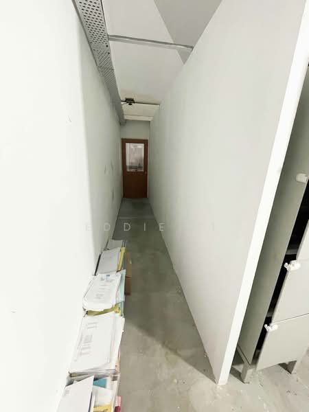 Kedai / Pejabat untuk Disewa di Damansara Kim (Petaling Jaya) - Eddie Hi - Corridor - PropertyGuru.com.my