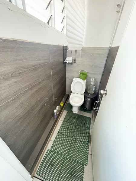 Kedai / Pejabat untuk Disewa di Damansara Kim (Petaling Jaya) - Eddie Hi - Bathroom - PropertyGuru.com.my