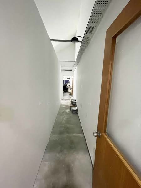 Kedai / Pejabat untuk Disewa di Damansara Kim (Petaling Jaya) - Eddie Hi - Corridor - PropertyGuru.com.my