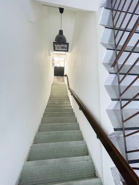 Kedai / Pejabat untuk Disewa di Damansara Kim (Petaling Jaya) - Eddie Hi - Corridor - PropertyGuru.com.my