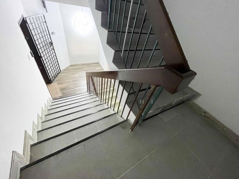 Shop / Office untuk Disewa di Damansara Kim (Petaling Jaya) - Eddie Hi - Corridor - PropertyGuru.com.my