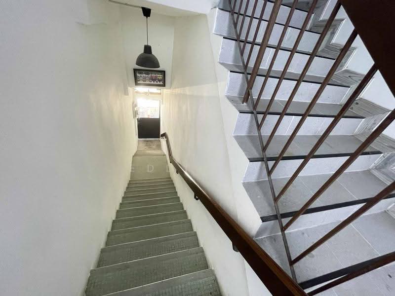 Shop / Office untuk Disewa di Damansara Kim (Petaling Jaya) - Eddie Hi - Corridor - PropertyGuru.com.my