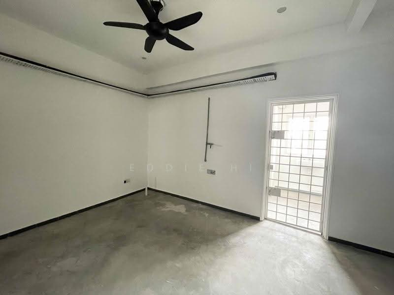 Kedai / Pejabat untuk Disewa di Damansara Kim (Petaling Jaya) - Eddie Hi - PropertyGuru.com.my