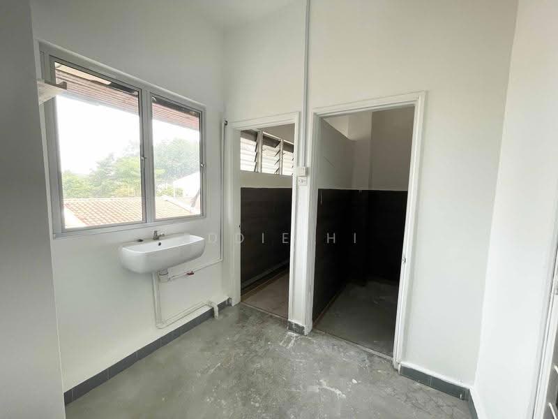 Kedai / Pejabat untuk Disewa di Damansara Kim (Petaling Jaya) - Eddie Hi - Interior - PropertyGuru.com.my