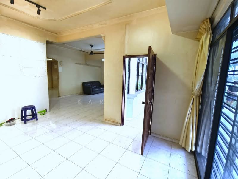 2-storey Terraced House for Sale in Taman Puteri Wangsa (Ulu Tiram) - Karl Lim - Living Room - PropertyGuru.com.my