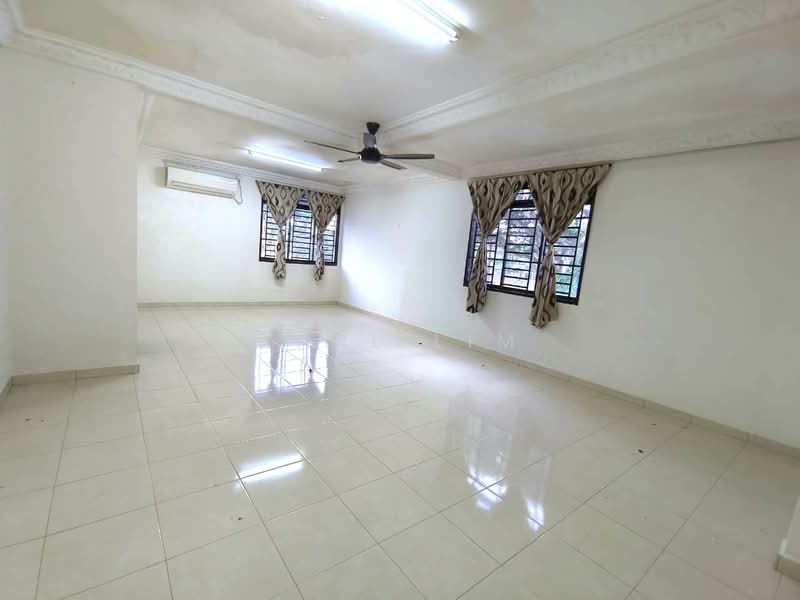 2-storey Terraced House for Sale in Taman Puteri Wangsa (Ulu Tiram) - Karl Lim - Living Room - PropertyGuru.com.my
