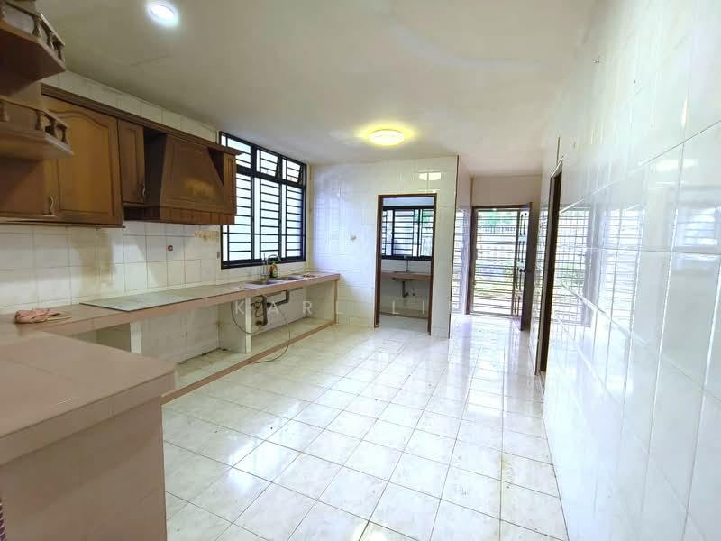 2-storey Terraced House for Sale in Taman Puteri Wangsa (Ulu Tiram) - Karl Lim - Kitchen - PropertyGuru.com.my