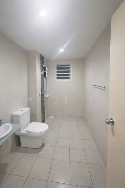 Servis Apartment untuk Dijual di Greenfield Regency - Michelle Ng - Bathroom - PropertyGuru.com.my