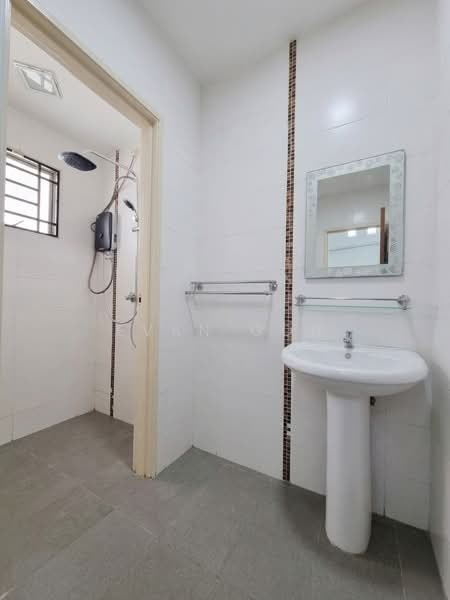 Rumah Teres 2.5 Tingkat untuk Dijual di Taman Meranti Jaya (Puchong) - Evan Goh - Bathroom - PropertyGuru.com.my