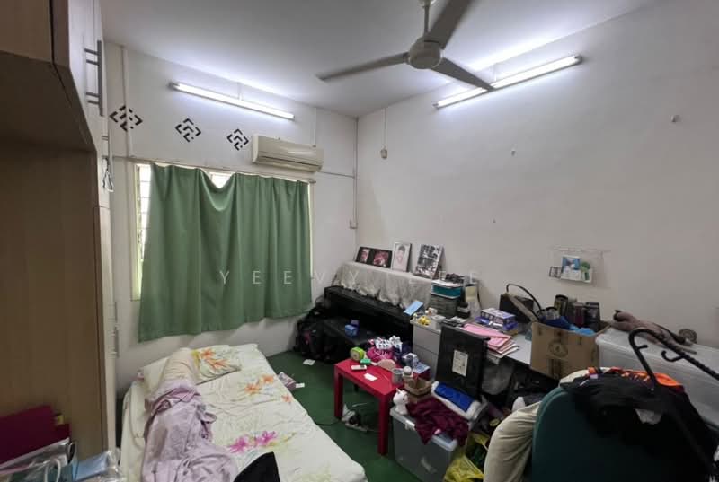 Rumah Banglo untuk Dijual di Seksyen 12 (Petaling Jaya) - Yeevy Lee - Bedroom - PropertyGuru.com.my