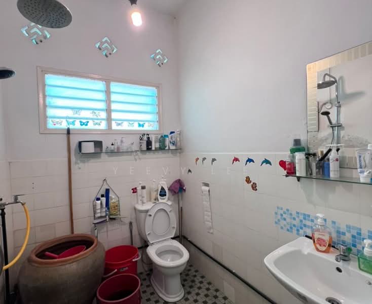 Rumah Banglo untuk Dijual di Seksyen 12 (Petaling Jaya) - Yeevy Lee - Bathroom - PropertyGuru.com.my