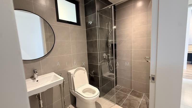 Servis Apartment untuk Disewa di Sunway Belfield - Alex Tham - Bathroom - PropertyGuru.com.my