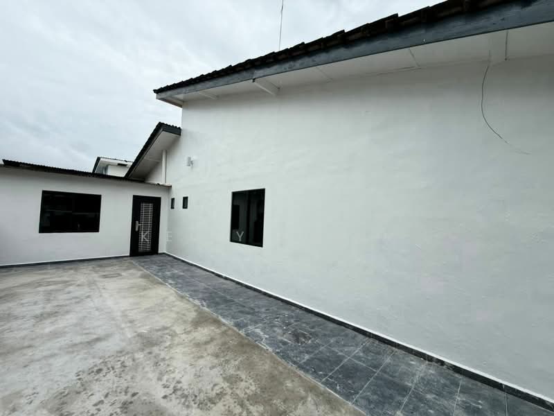 Semi-Detached House for Sale in Taman Bunga Ros (Tebrau) - Kelly Chiam - Exterior - PropertyGuru.com.my