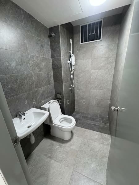 Servis Apartment untuk Disewa di Traders Park - Jaynee Chin - Bathroom - PropertyGuru.com.my