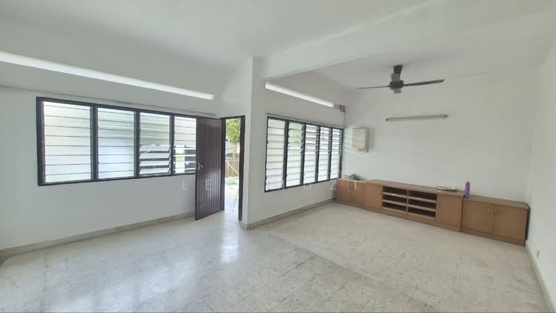 2-storey Terraced House for Sale in Ipoh Garden (Ipoh) - Lee Muzi - Living Room - PropertyGuru.com.my