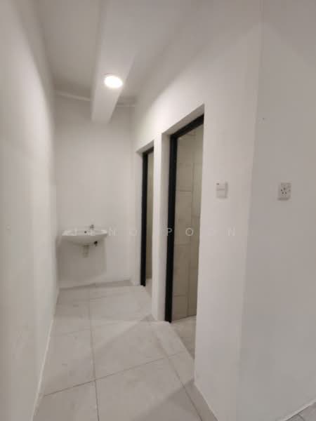 Kedai / Pejabat untuk Disewa di Kuchai Entrepreneurs Park (Kuchai Lama) - Jeno Poon - Corridor - PropertyGuru.com.my