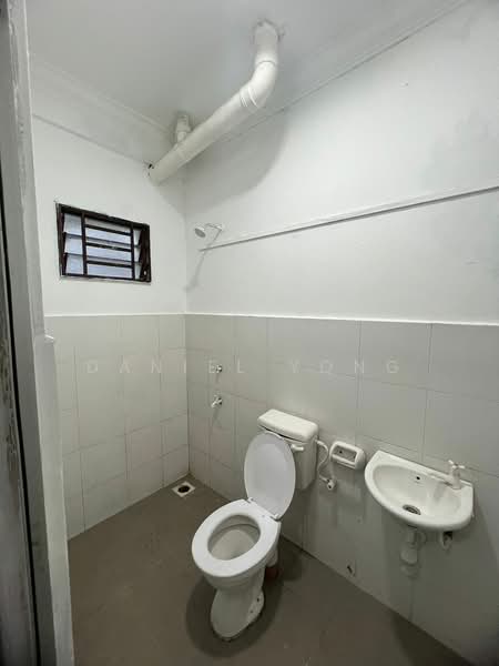 2-storey Terraced House for Sale in Taman Scientex Pasir Gudang (Pasir Gudang) - Daniel Yong - Bathroom - PropertyGuru.com.my