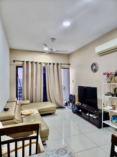 Servis Apartment untuk Disewa di Seasons Garden Residences - Deeya Yusof - Living Room - PropertyGuru.com.my
