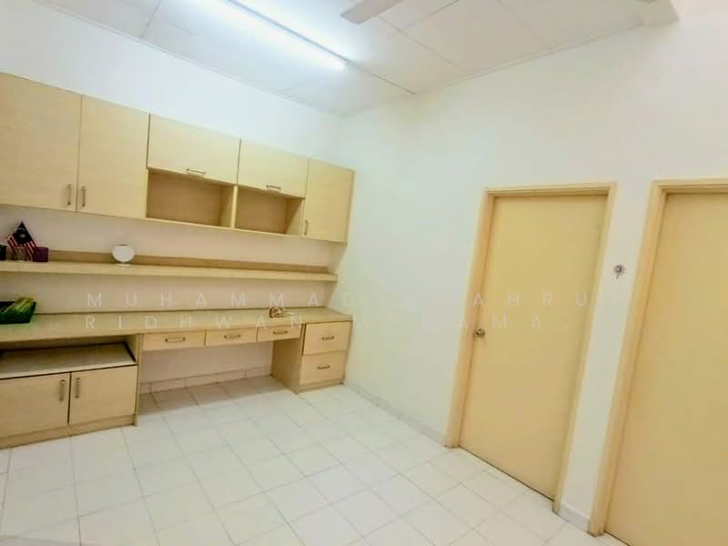 2-storey Terraced House for Sale in Taman Pelangi Semenyih (Semenyih) - Muhammad Shahrul Ridhwan Mehamad Nasir - Study - PropertyGuru.com.my