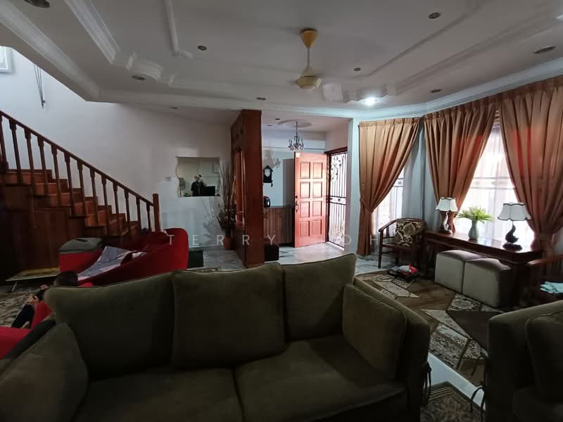2-storey Terraced House for Sale in Alam Damai (Cheras) - Terry Hoh - Living Room - PropertyGuru.com.my