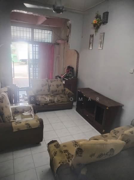 Rumah Teres 1 Tingkat untuk Disewa di Puncak Jelapang Indah (Ipoh) - Rina Omar - Living Room - PropertyGuru.com.my