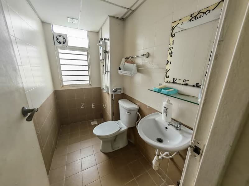 Condominium for Rent at Casa Prima Condominium - Zev Azez - Bathroom - PropertyGuru.com.my