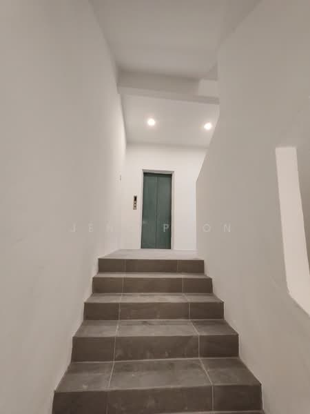 Shop / Office for Rent in Kuchai Entrepreneurs Park (Kuchai Lama) - Jeno Poon - Corridor - PropertyGuru.com.my