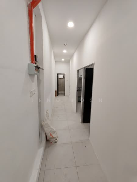 Kedai / Pejabat untuk Disewa di Kuchai Entrepreneurs Park (Kuchai Lama) - Jeno Poon - Corridor - PropertyGuru.com.my