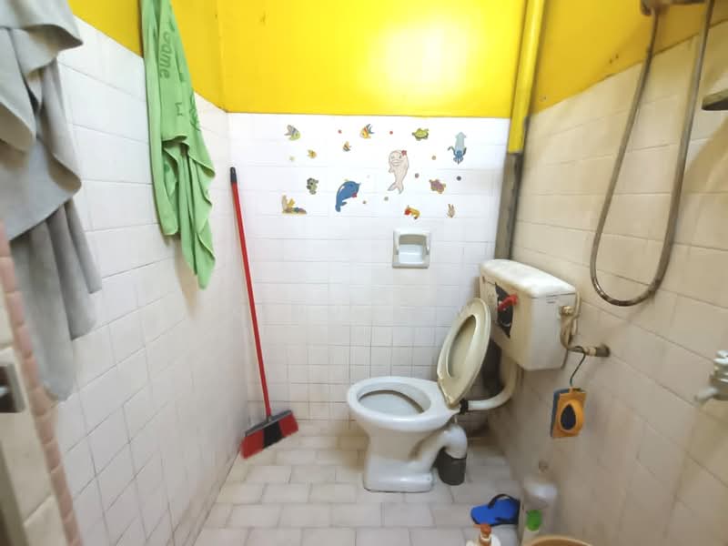 1-storey Terraced House for Sale in Taman Dahlia (Tampoi) - Kino Jaw - Bathroom - PropertyGuru.com.my