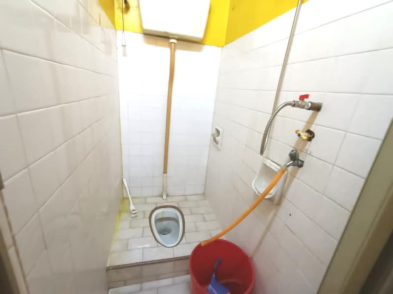 1-storey Terraced House for Sale in Taman Dahlia (Tampoi) - Kino Jaw - Bathroom - PropertyGuru.com.my