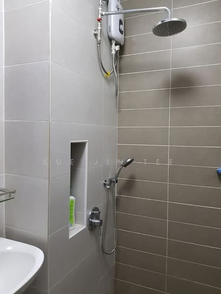 Servis Apartment untuk Dijual di PARC Regency (Residensi Masai) - Sue Jin Tee - Bathroom - PropertyGuru.com.my