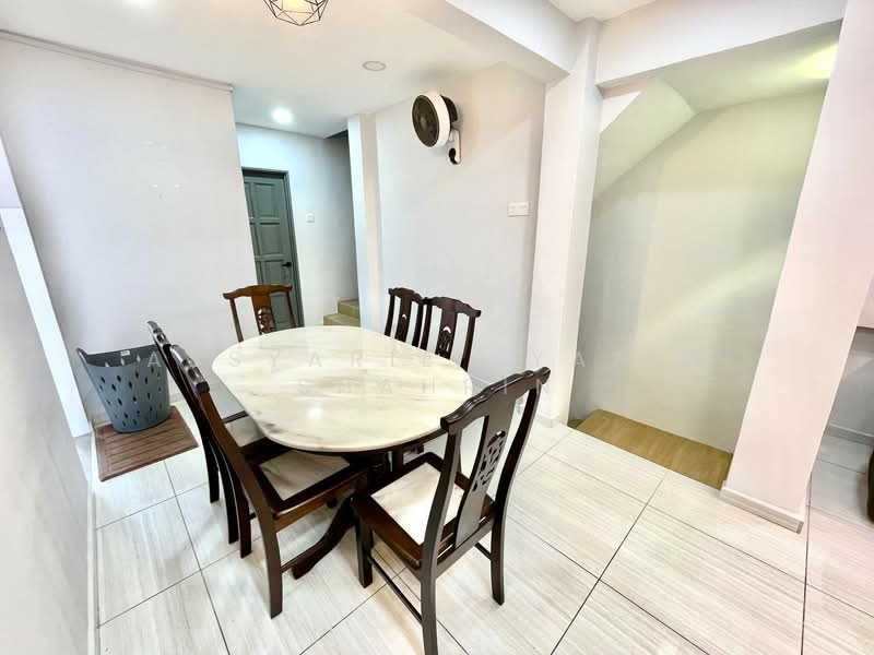 Rumah Teres untuk Dijual di Petaling Jaya (Selangor) - Absyarie Syafiq Shahrin - Dining Room - PropertyGuru.com.my