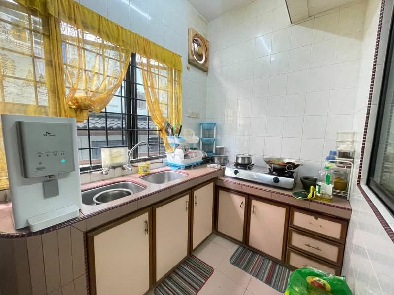 Rumah Teres 2 Tingkat untuk Dijual di Taman Selayang Utama (Selayang) - Yanis Cheong - Kitchen - PropertyGuru.com.my