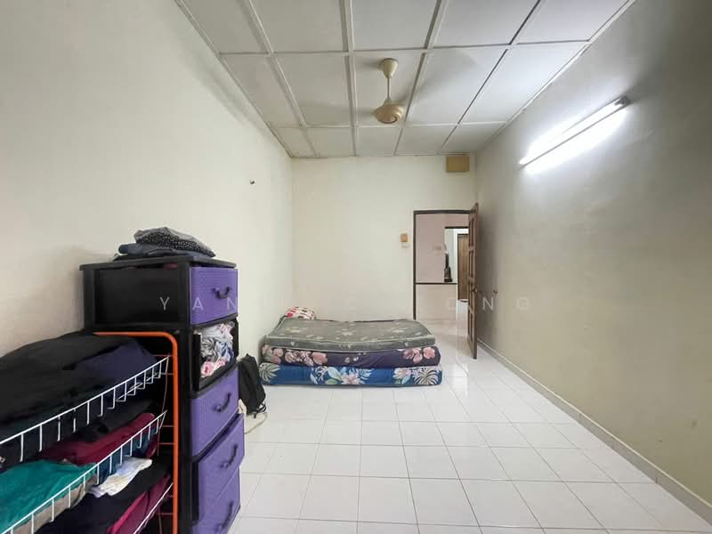 2-storey Terraced House for Sale in Batu Caves (Selangor) - Yanis Cheong - Bedroom - PropertyGuru.com.my