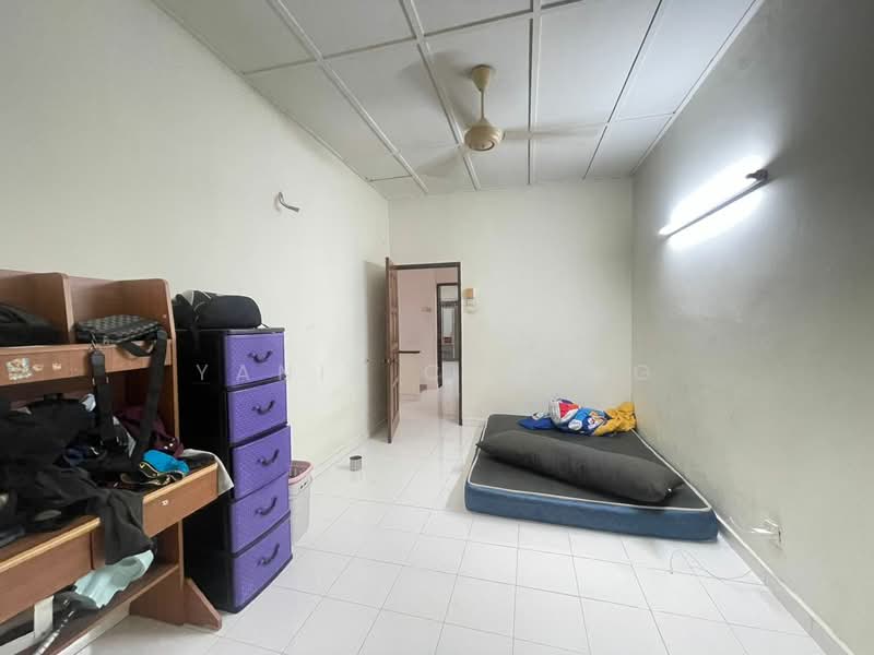 Rumah Teres 2 Tingkat untuk Dijual di Taman Selayang Utama (Selayang) - Yanis Cheong - Bedroom - PropertyGuru.com.my