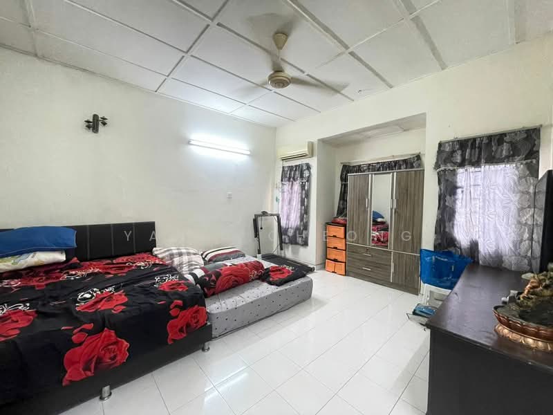 Rumah Teres 2 Tingkat untuk Dijual di Taman Selayang Utama (Selayang) - Yanis Cheong - Bedroom - PropertyGuru.com.my