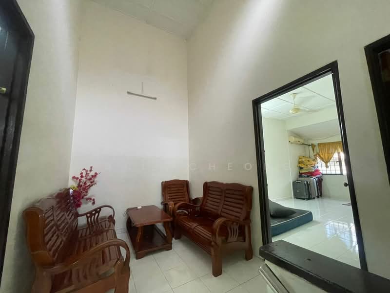 Rumah Teres 2 Tingkat untuk Dijual di Taman Selayang Utama (Selayang) - Yanis Cheong - Living Room - PropertyGuru.com.my