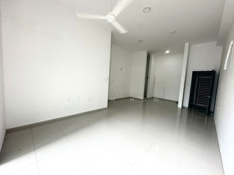 Service Residence for Rent at D'carlton (Residensi Seri Mega) - Ethan How - Living Room - PropertyGuru.com.my