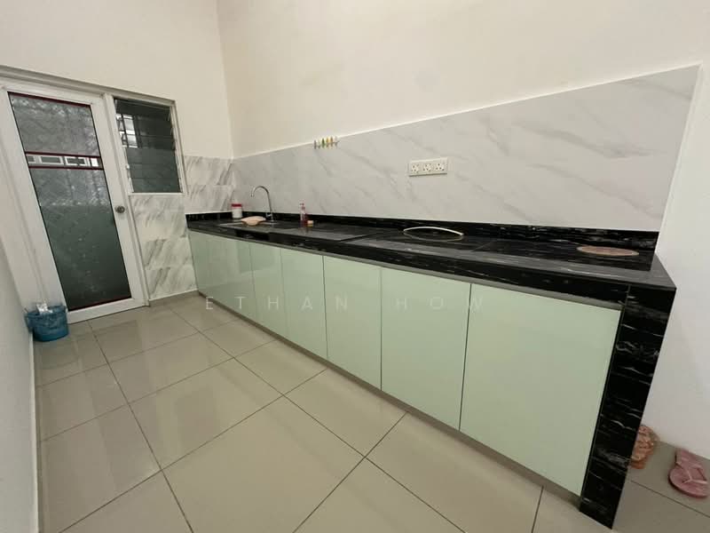 Service Residence for Rent at D'carlton (Residensi Seri Mega) - Ethan How - Kitchen - PropertyGuru.com.my