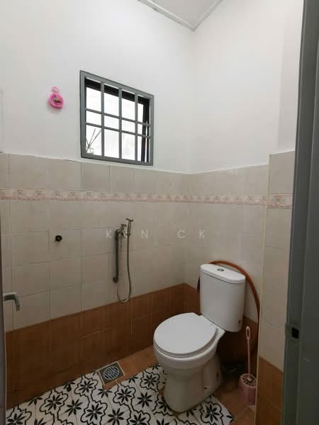 Rumah Teres 2 Tingkat untuk Disewa di Segambut (Kuala Lumpur) - Kin CK - Bathroom - PropertyGuru.com.my