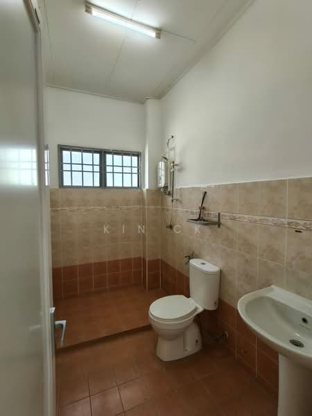 Rumah Teres 2 Tingkat untuk Disewa di Segambut (Kuala Lumpur) - Kin CK - Bathroom - PropertyGuru.com.my