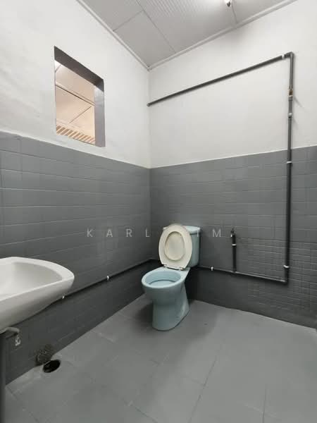 Rumah Berkembar untuk Dijual di Taman Sentosa (Johor Bahru) - Karl Lim - Bathroom - PropertyGuru.com.my