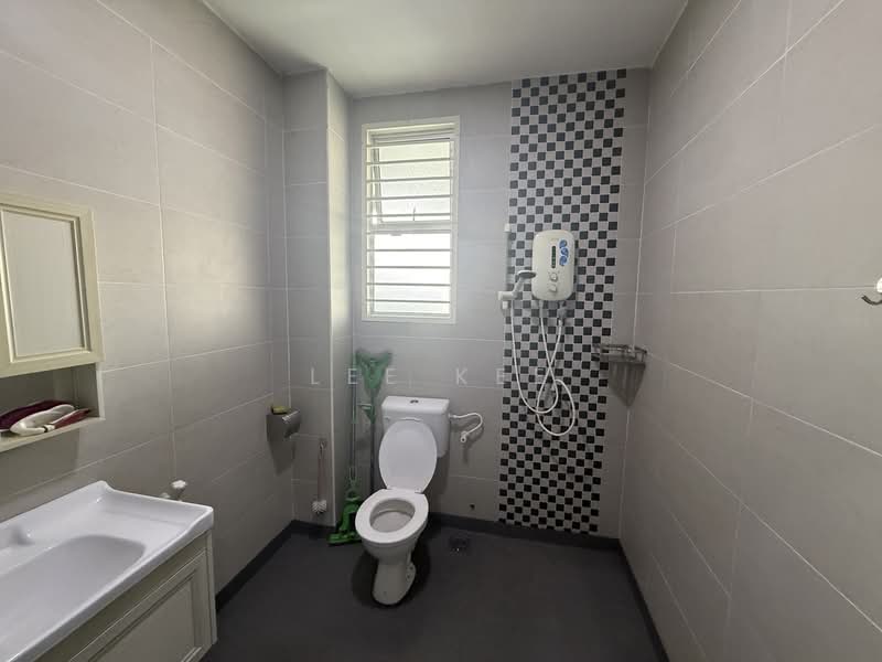 Rumah Teres 2 Tingkat untuk Dijual di Taman Evergreen Heights (Batu Pahat) - Lee Kee - Bathroom - PropertyGuru.com.my