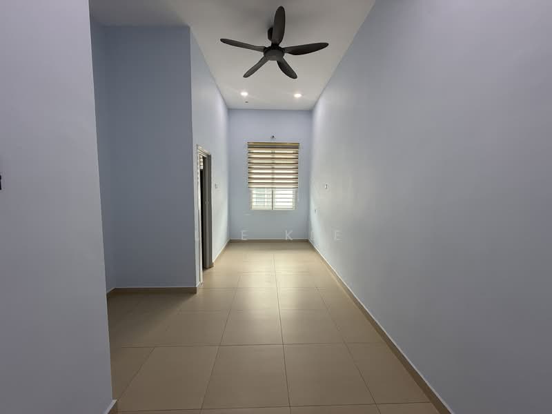 Rumah Teres 2 Tingkat untuk Dijual di Taman Evergreen Heights (Batu Pahat) - Lee Kee - Corridor - PropertyGuru.com.my