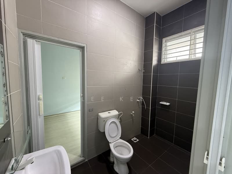 Rumah Teres 2 Tingkat untuk Dijual di Taman Evergreen Heights (Batu Pahat) - Lee Kee - Bathroom - PropertyGuru.com.my