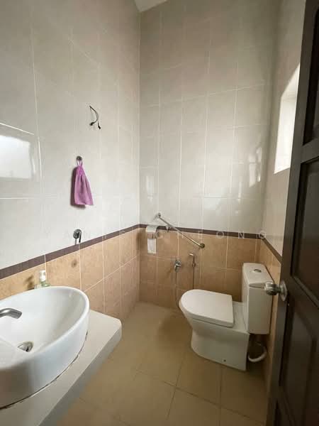 2-storey Terraced House for Sale in Taman Wangsa Permai (Kepong) - Yanis Cheong - Bathroom - PropertyGuru.com.my