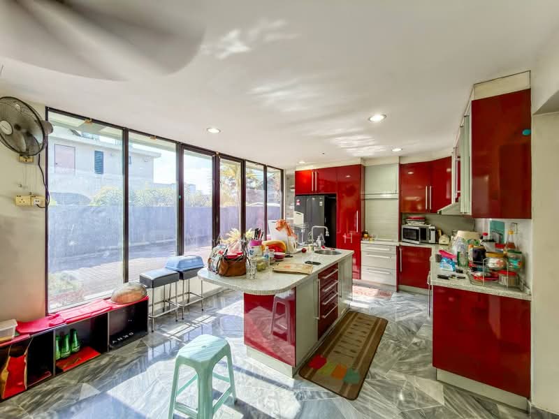 Bungalow for Sale in Taman Kanagapuram (Petaling Jaya) - Ilman Nahri - Kitchen - PropertyGuru.com.my
