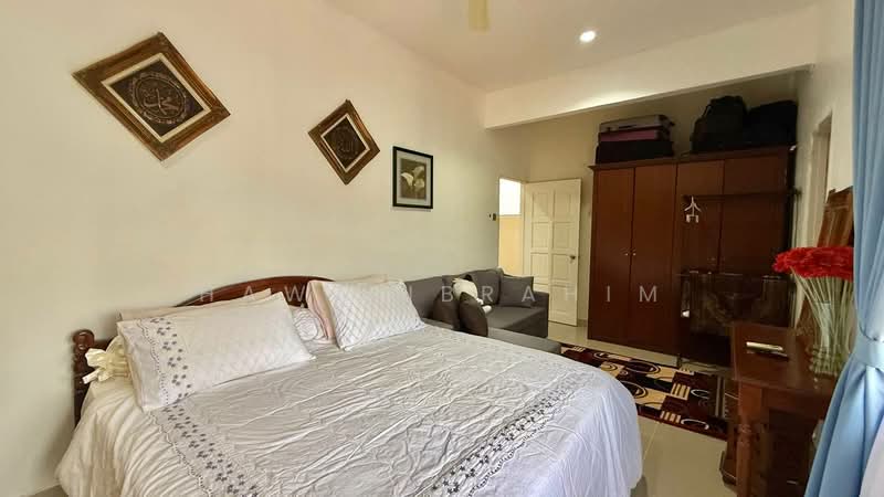 Bungalow for Sale in Kajang (Selangor) - Hawa Ibrahim - Bedroom - PropertyGuru.com.my